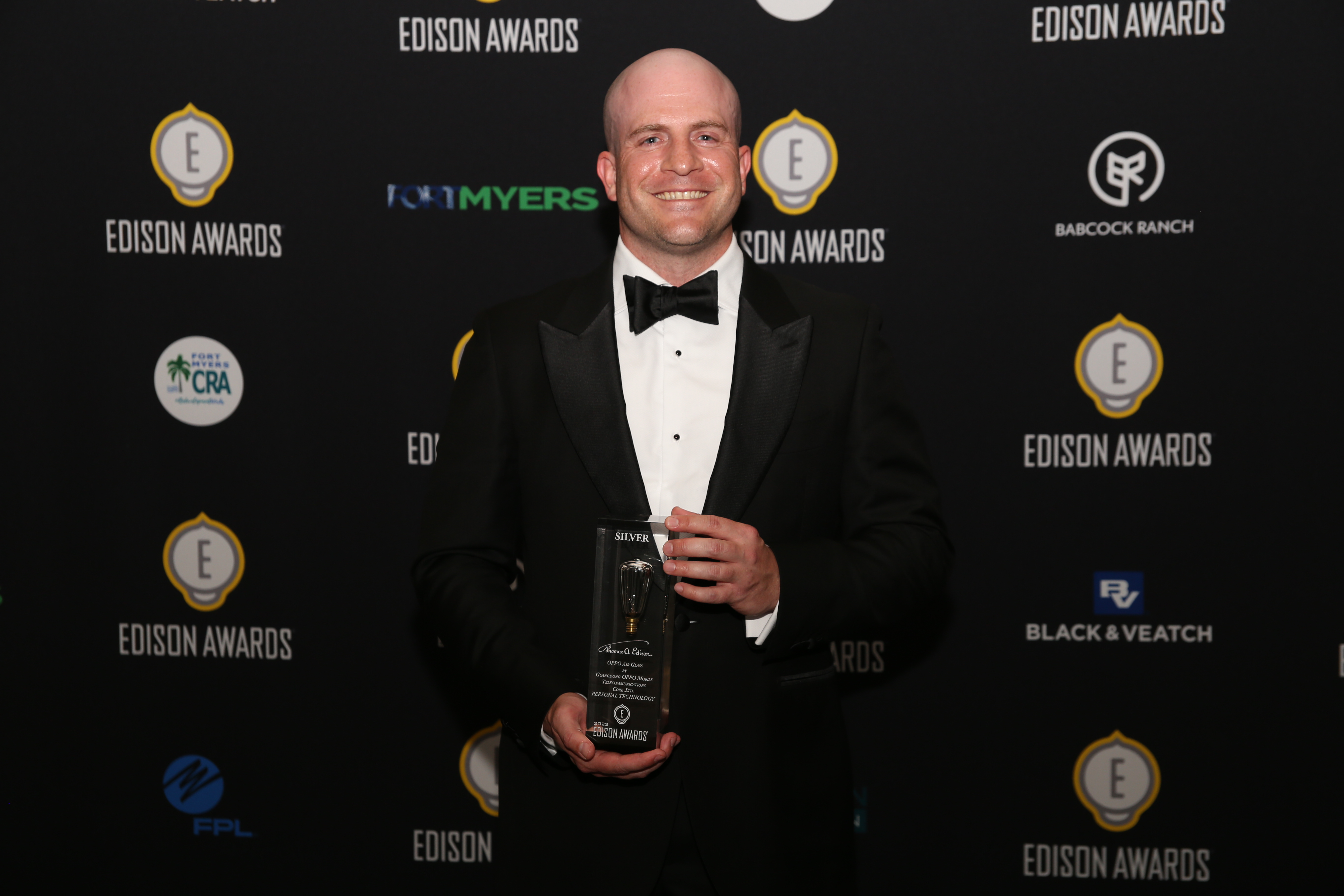 OPPO reçoit une double distinction des Edison Awards et de Fast Company